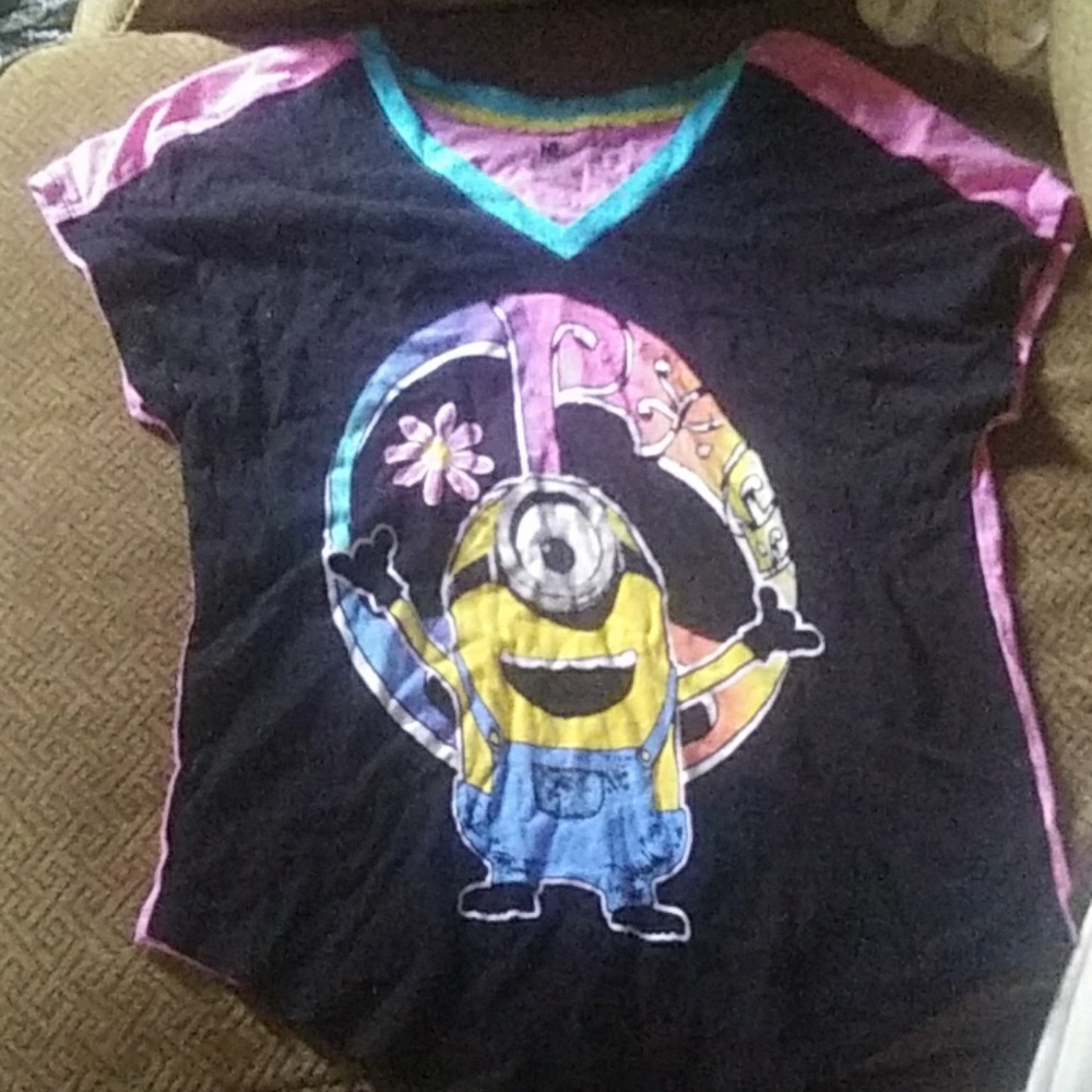 Despicable Me peace shirt